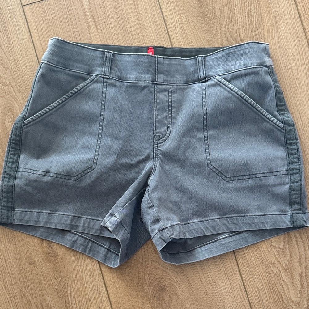 SPANX Women's Gray Blue Shorts